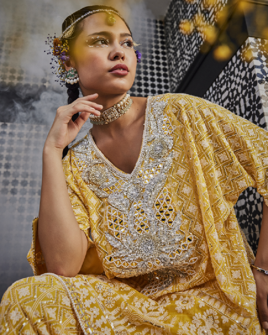 Leila Relaxed Fit Tunic with Gota and Mirror Yoke and Narrow Pants in Mango