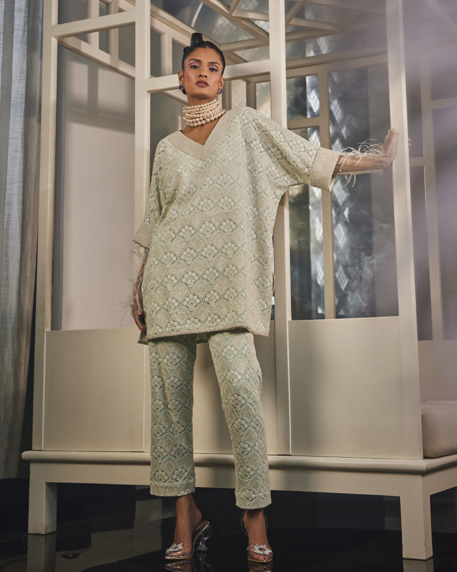 Leila Relaxed Fit Tunic with Pearl Neck and Narrow Pants in Fuchsia