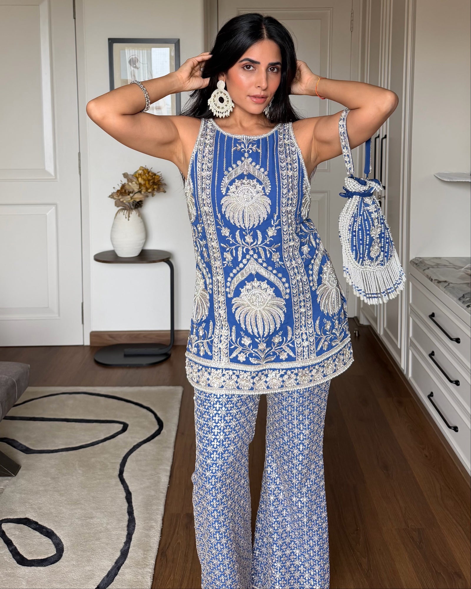 Perle in-cut tunic in Cobalt Zari as seen on Mitali