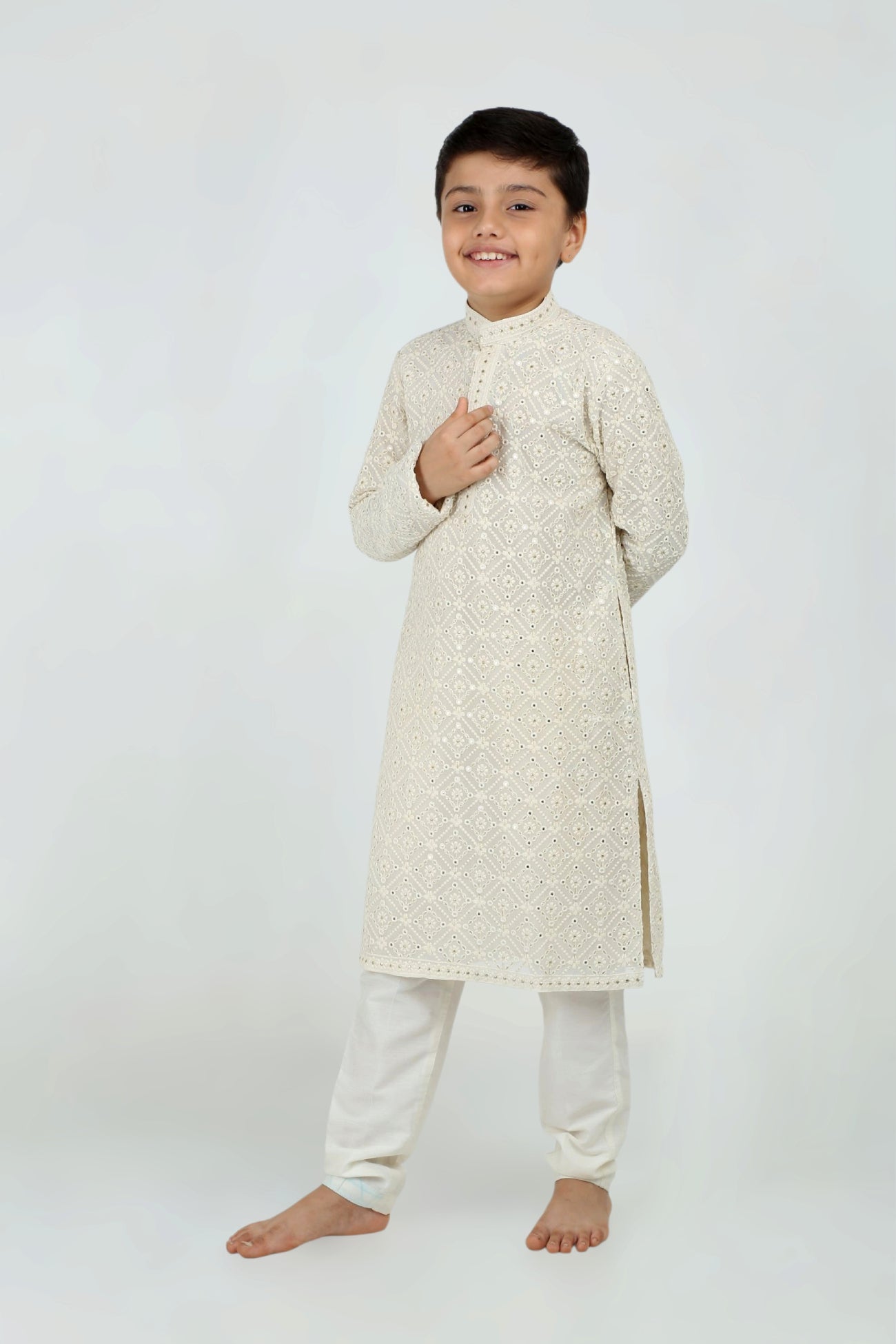 Lucas Kurta in Ivory