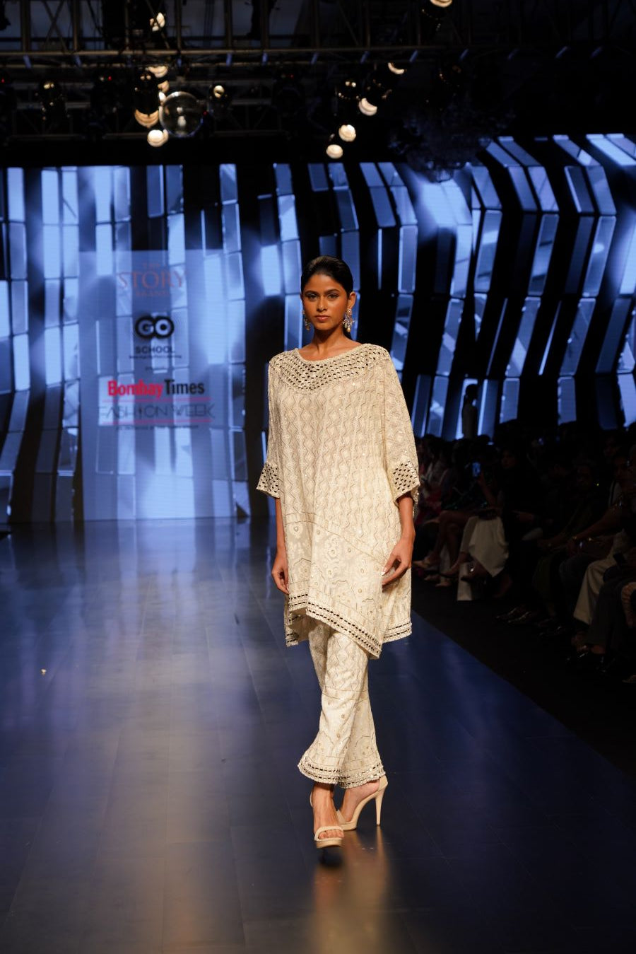 Ivory Boatneck Tunic Set