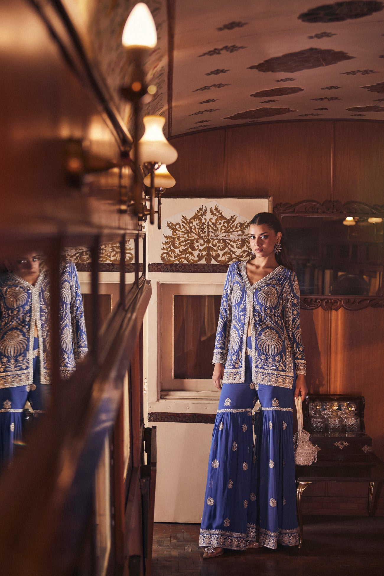 Perle Shahara Set in Cobalt Zari
