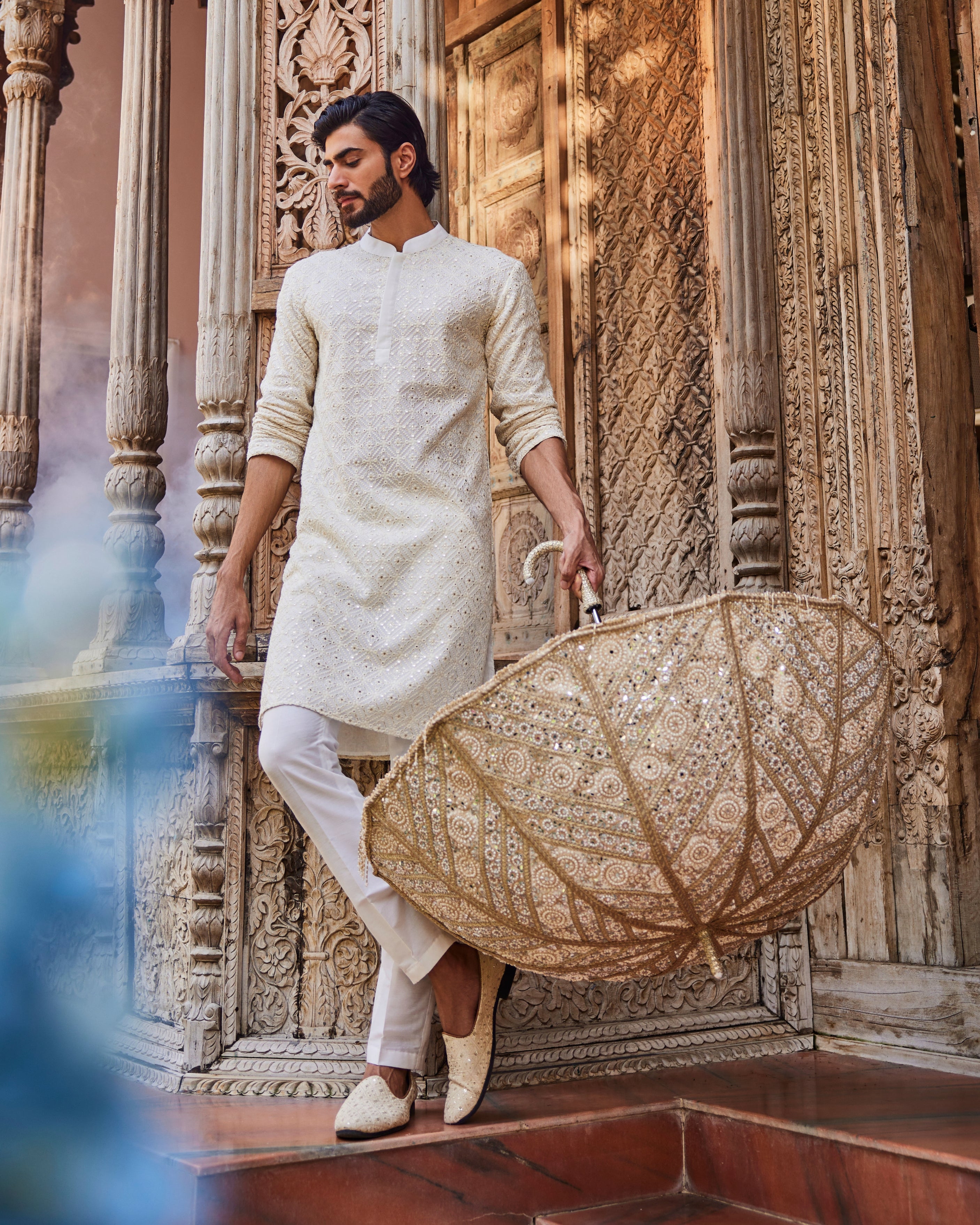 Lucas Kurta in Ivory Soleil