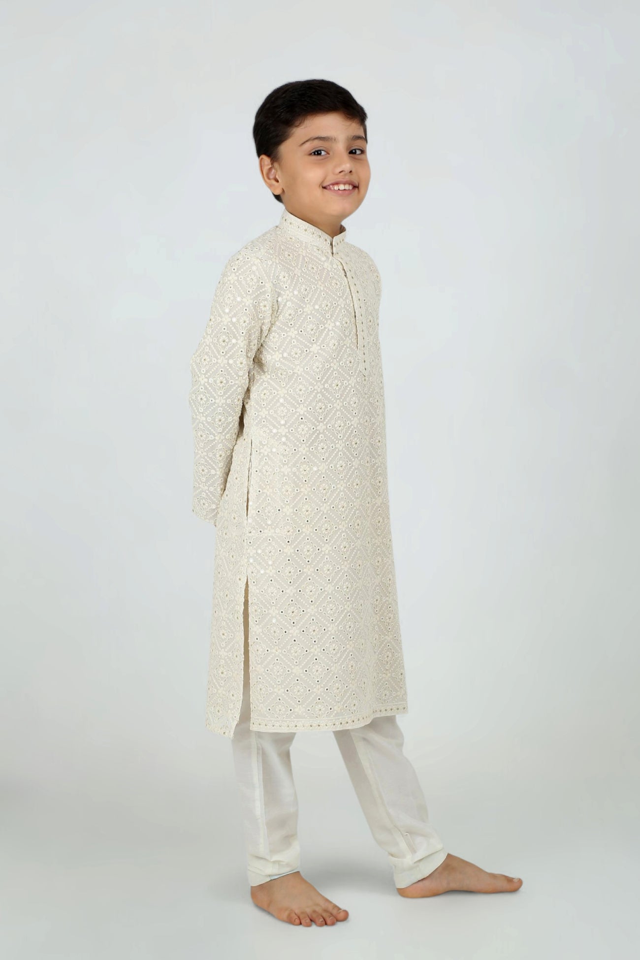 Lucas Kurta in Ivory